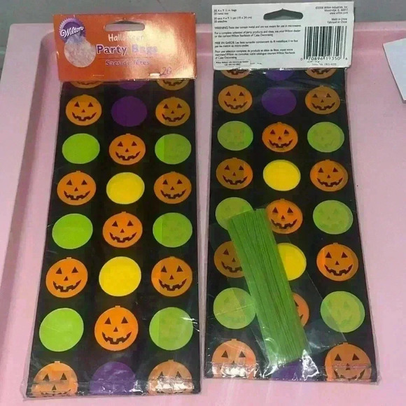 🆕 Halloween Treat and Leaf Bags Bundle - Picture 3 of 5